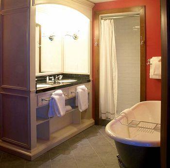 Resort Mirbeau & -